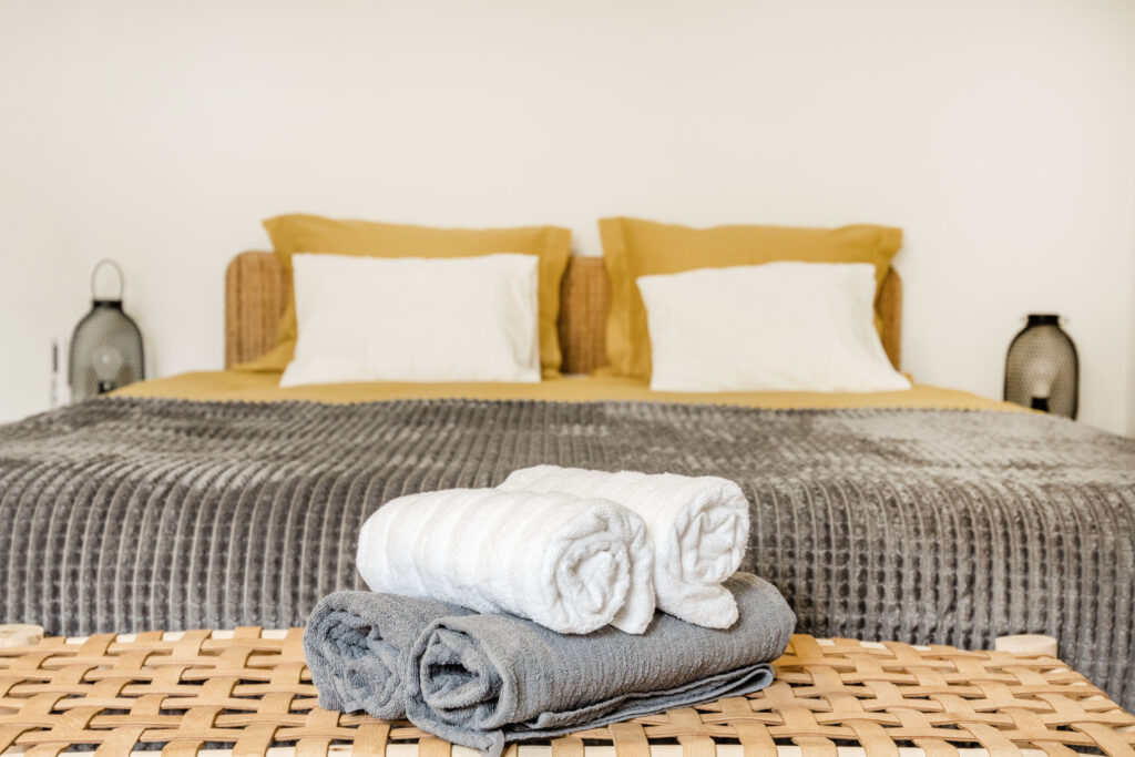 The air-conditioned apartment is composed of 1 separate bedroom